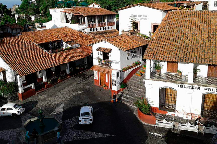 Festival-de-Macarios-y-Catrinas-Taxco