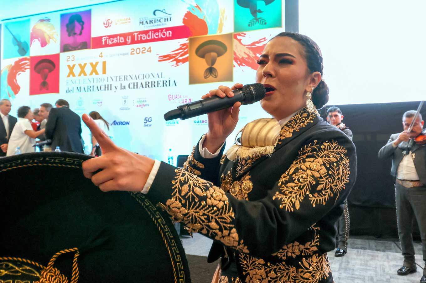 Encuentro-del-Mariachi-y-Chareria